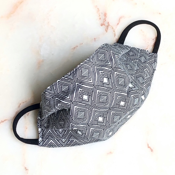 ADULT CLOTH FACE MASK_BLACK/WHITE GEOMETRIC - Picture 2 of 10